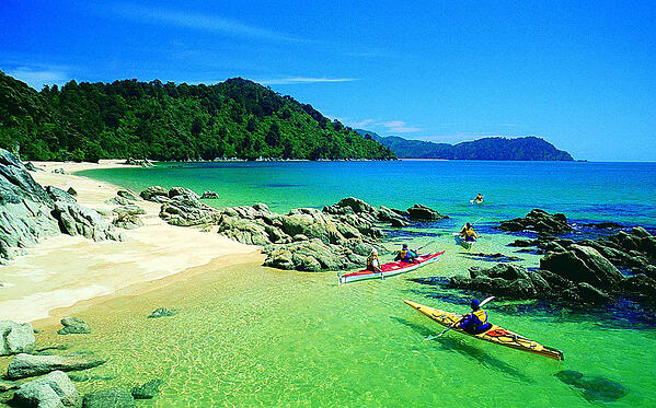Things to see and do in New Zealand-Kayaking-Abel-Tasman-1